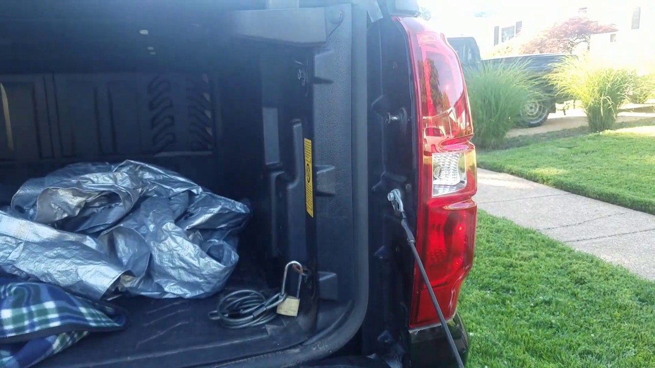 Replacing chevy avalanche tail light.