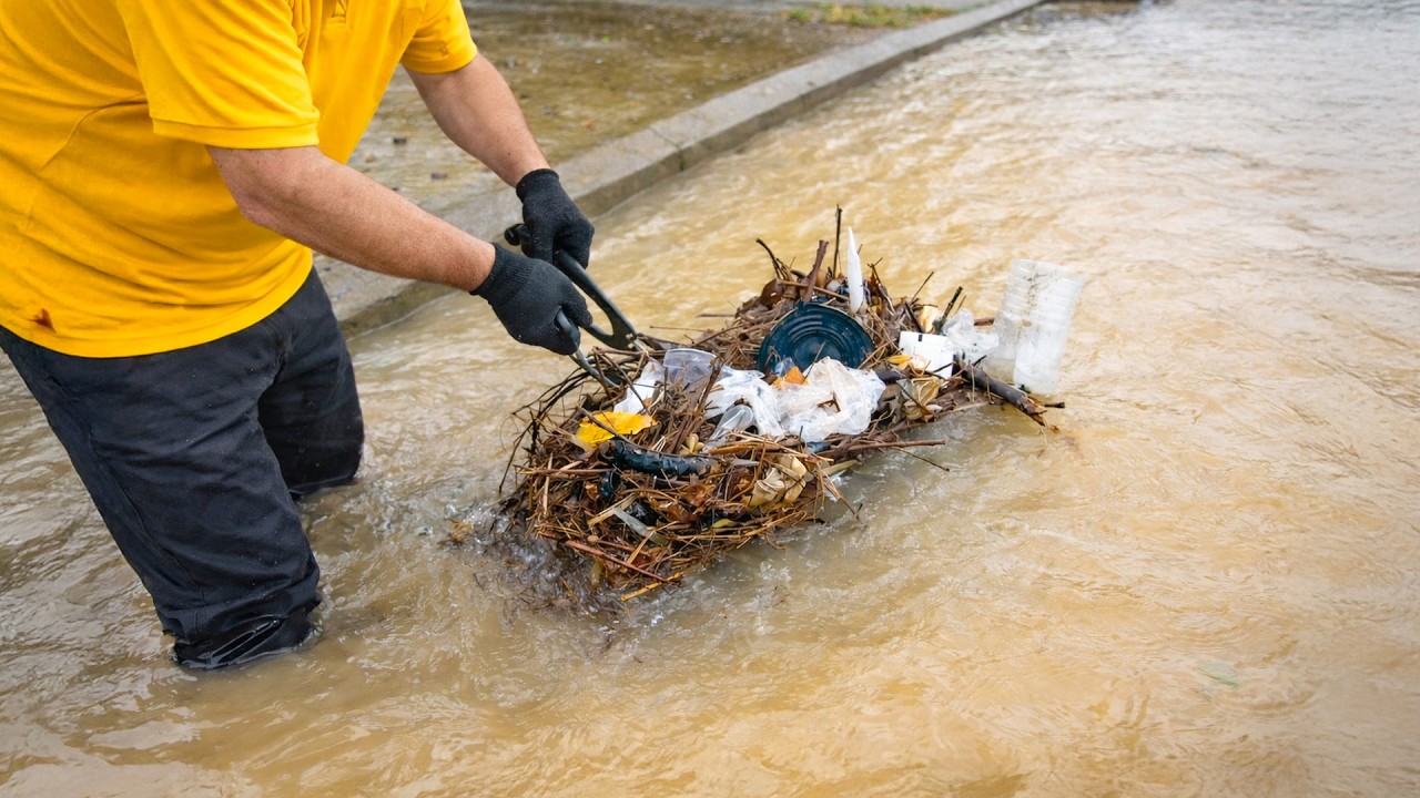 Massive Flood Drained After Unclogging a Blocked Street Drain