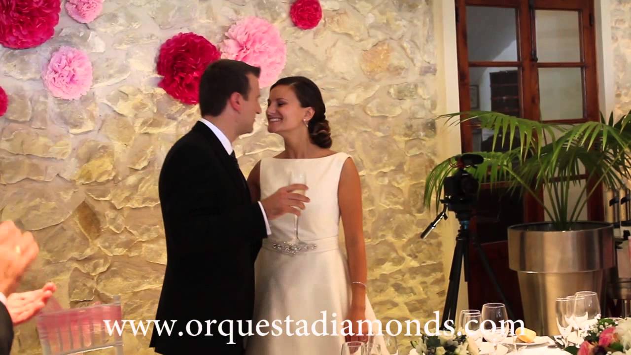 Entrada de los novios al banquete