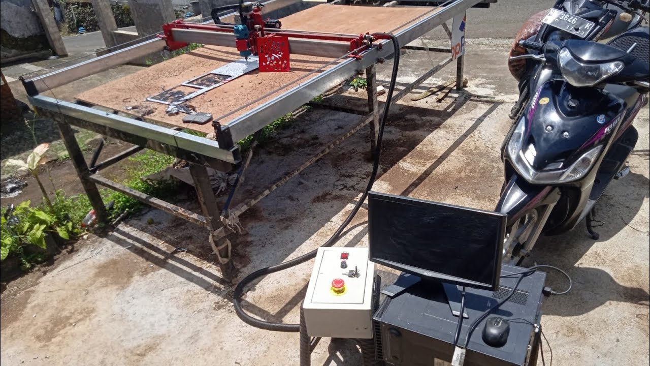 Mesin CNC Router series 1 tipe portable (tes potong ACP)