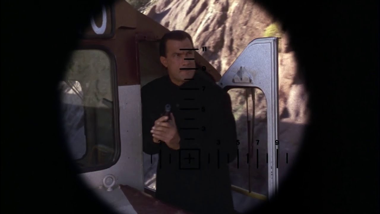 Casey Ryback under fire - Under Siege 2: Dark Territory (1995) HD