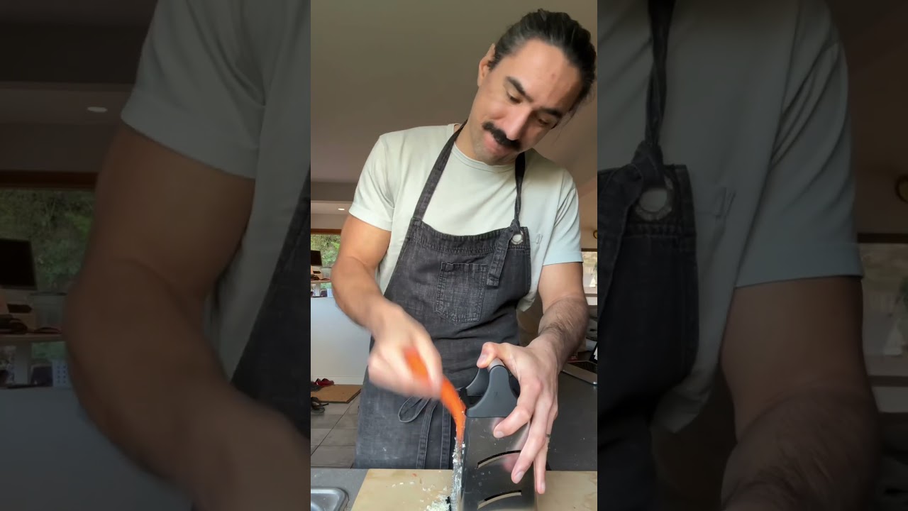 How to make Romanian bean and smoked pork hock stew. #romanianfood #romanian #romania