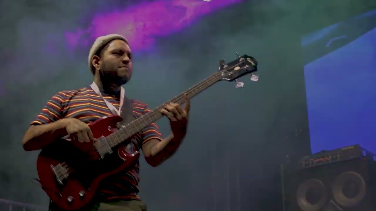 Macaco Bong ao vivo no Festival Hacktown 2025.