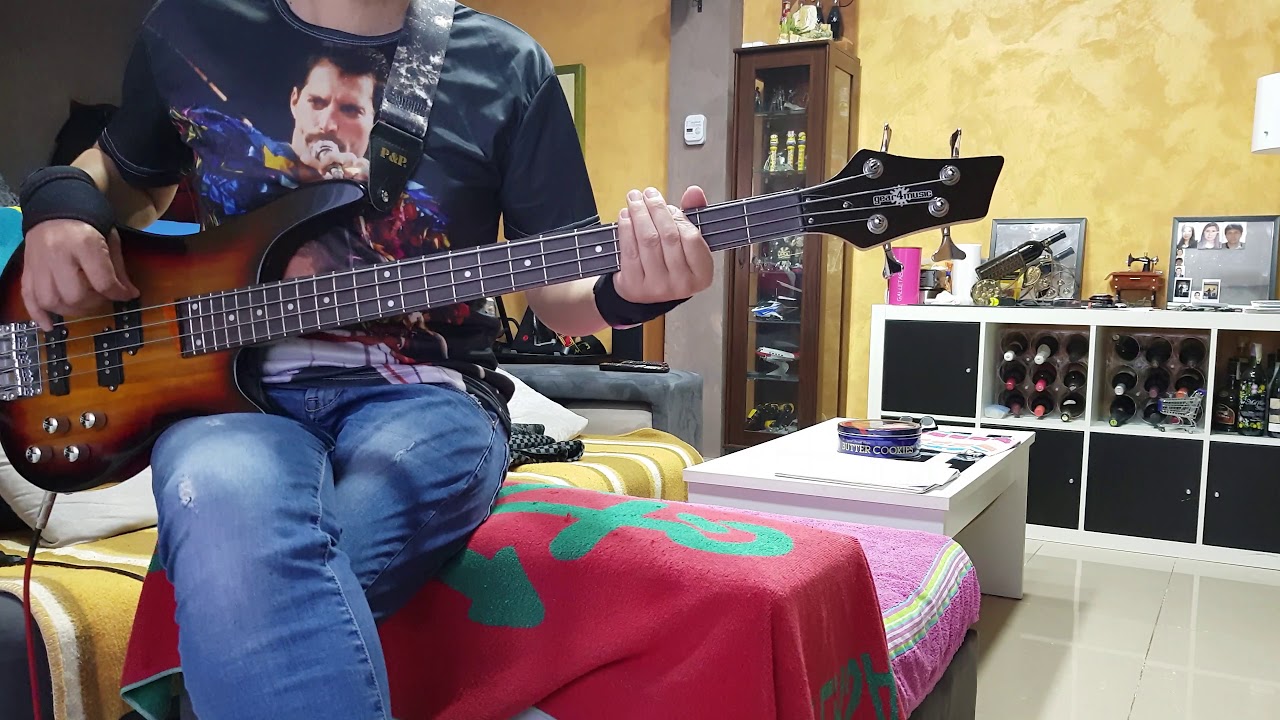 Living On My Own (Remix) - Freddie Mercury - Bass Cover - Ariel Diaz