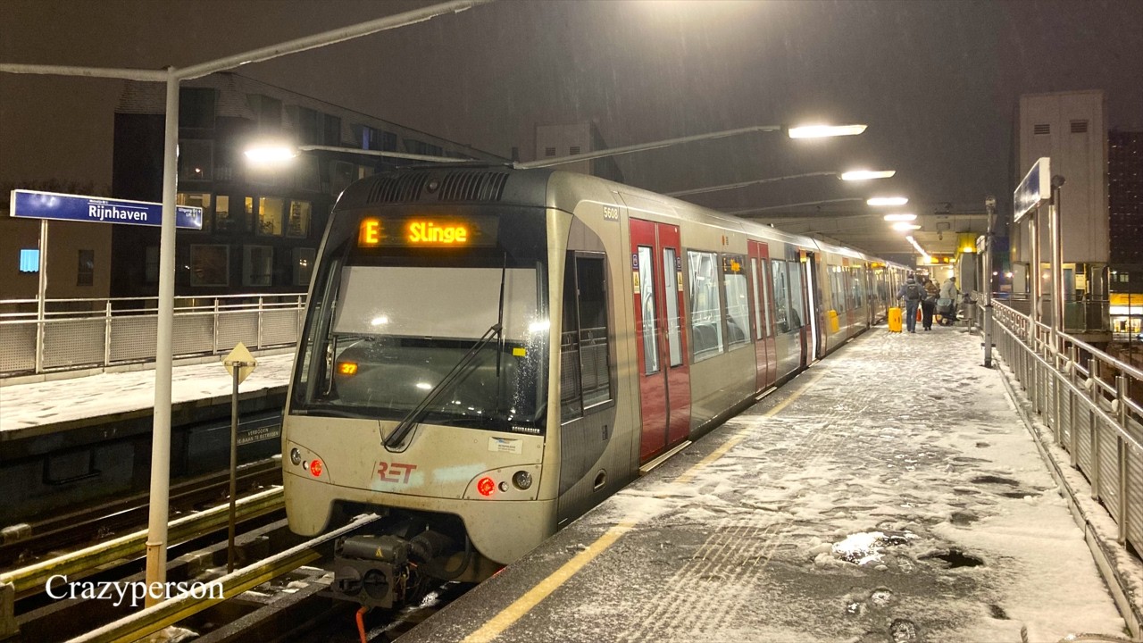Sneeuw en RET Metro Rotterdam Rijnhaven - Lijn D en E (2026)