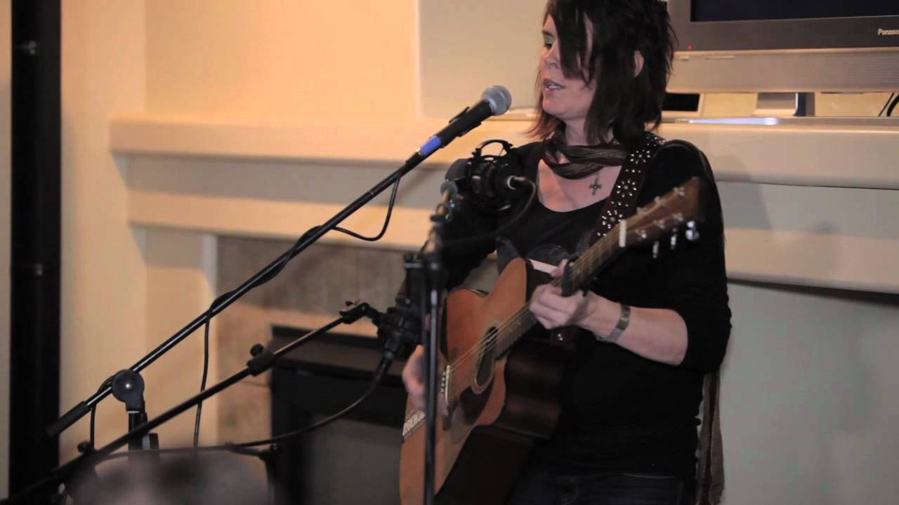 Arizona Songwriters Circle Presents: Namoli Brennet in Concert