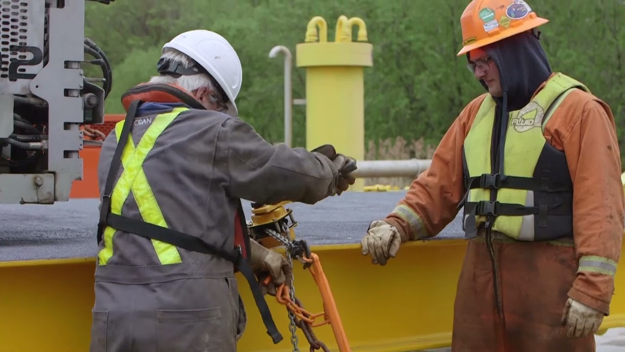 Transport d'une vanne de garde de 150 tonnes vers la Centrale Bersimis-2 à Forrestville, Québec