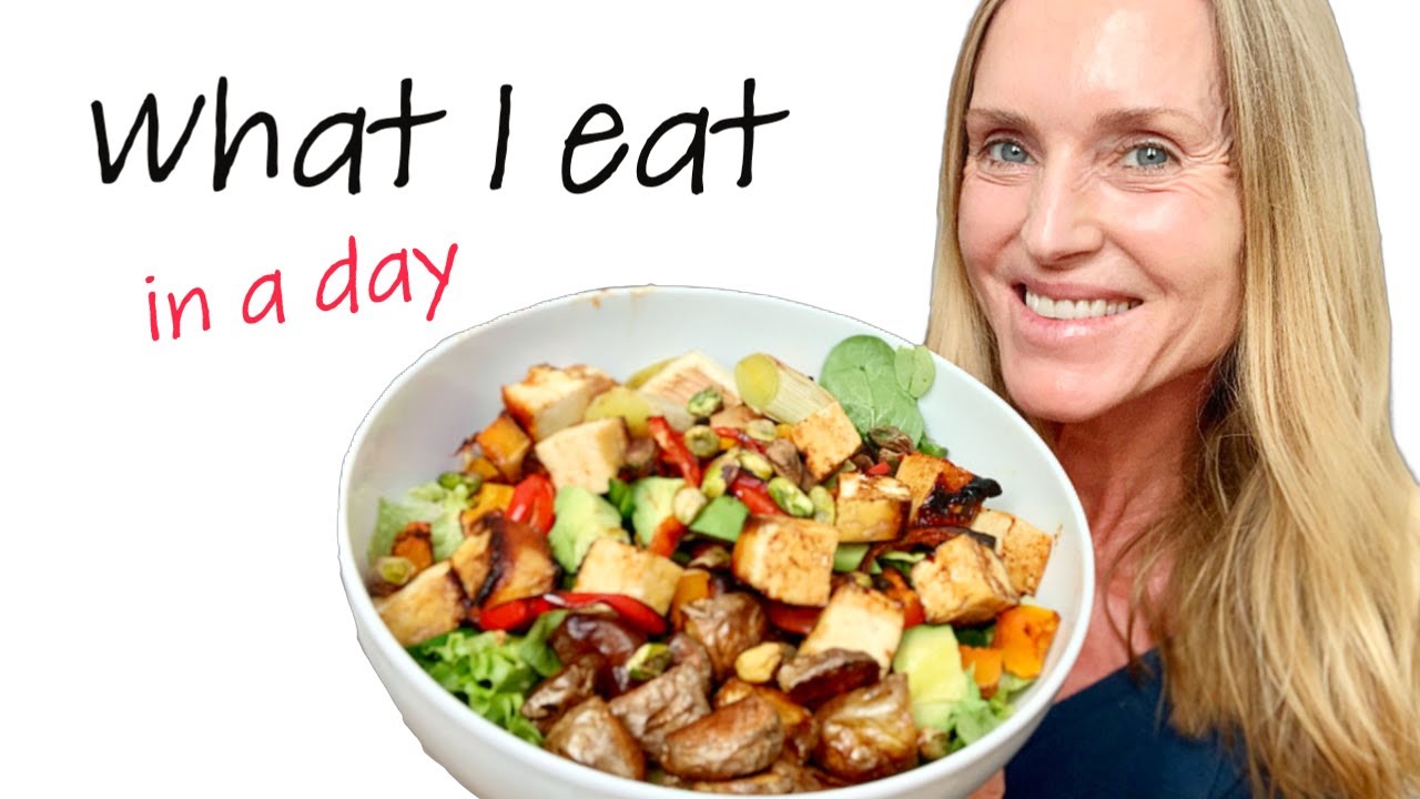 What I eat in a day & spend the day in Paris with me | Realistic & Easy for Energy, Glowing Skin....