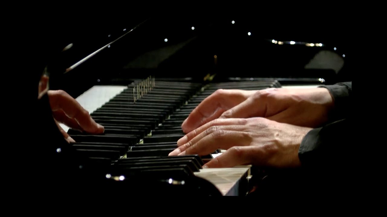 Astor Piazzolla: Adiós Nonino - Alejandro Vela Live Concert