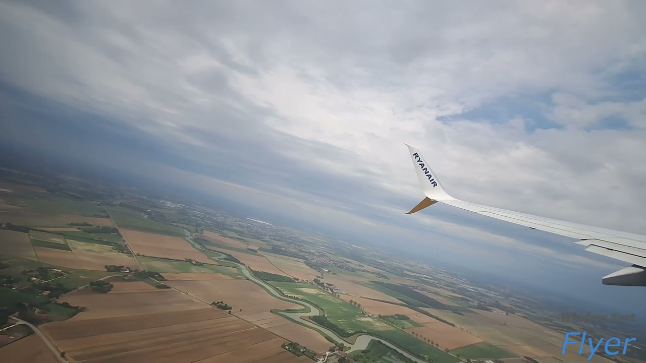 Interesting cloud textures taking off from Venice, Italy on a Ryanair Boeing 737-800