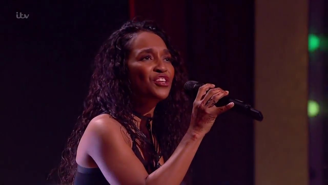 TLC Perform  Way Back  &   No Scrubs  Live In London 2017