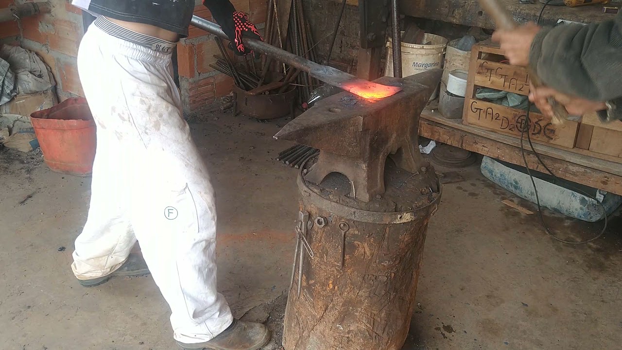 forjando alavanca de a&ccedil;o de mola