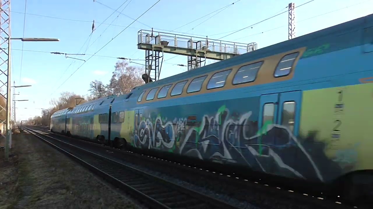 402 006 & 402 002 mit ICE 548 und Lichtgruß