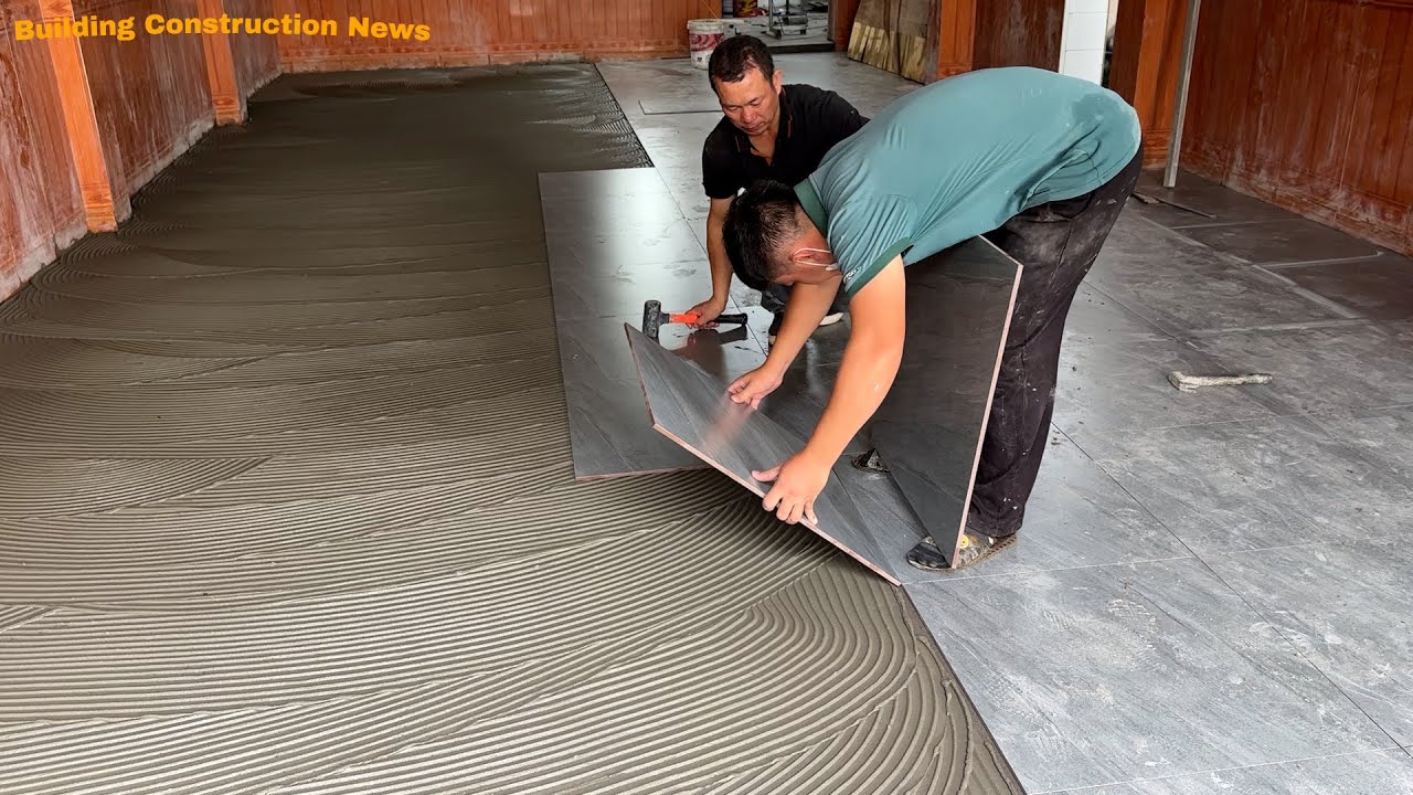Professional Living Room Floor Construction Workers Use Anti-Slip Ceramic Tiles Small Size 60 x 60cm