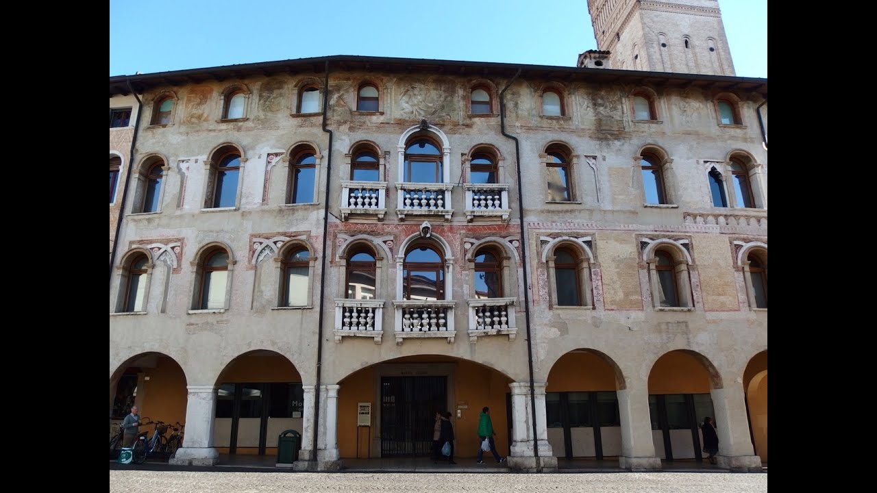 Scopri Pordenone, La città dipinta del Friuli Venezia Giulia.