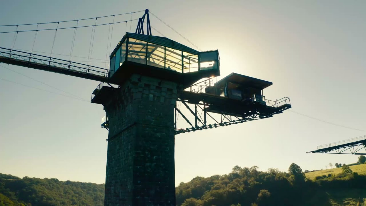 Balançoire Géante au Viaduc de la Souleuvre près de Caen