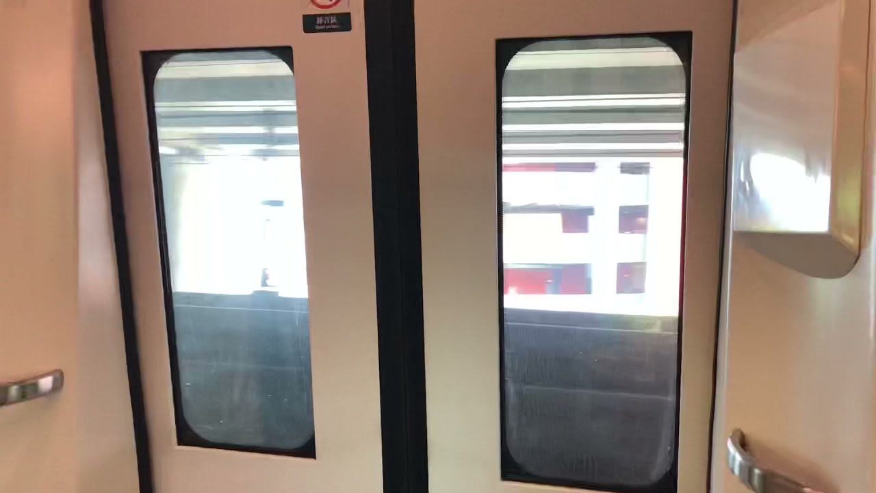 [Off The Plane] MTR AEL A-Train [E105] journey from Airport to Kowloon