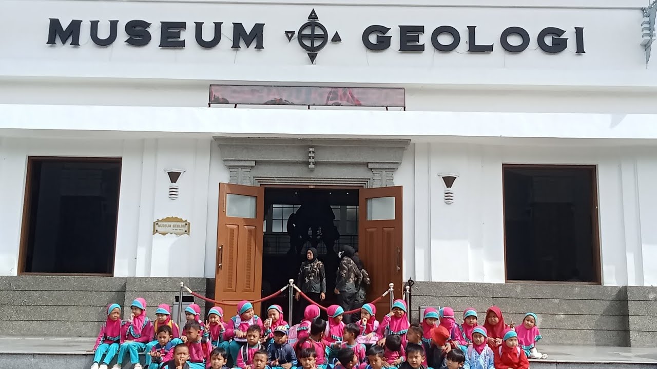 Outing Class Museum Geologi RA Sahabat syurga