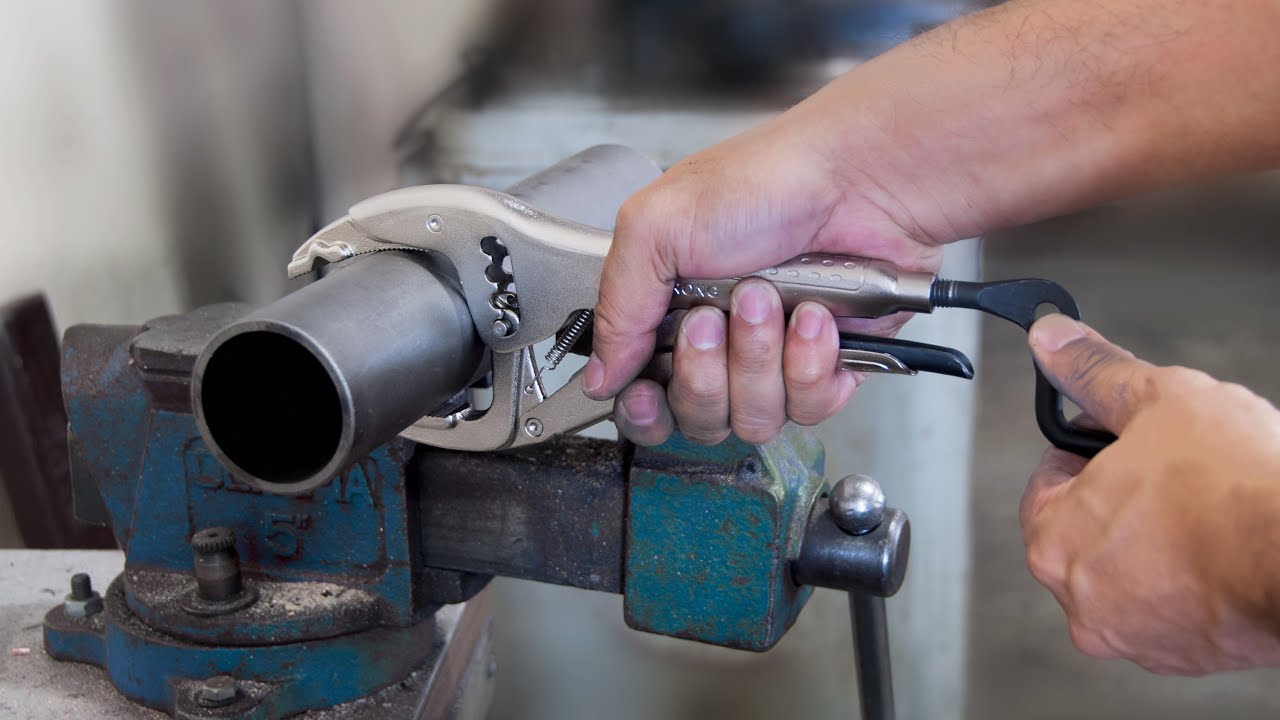 Big Mouth Pliers instantly adjust to hold large or small workpieces.