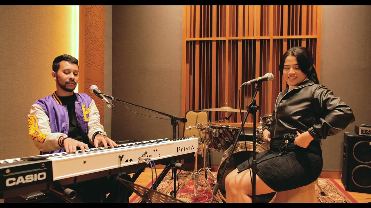 Siera Latupeirissa - Kau feat Shabrina Leonita (live recording)