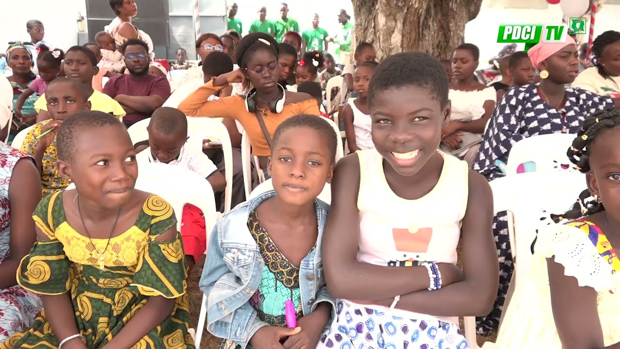 PDCI-RDA: NOËL DE CŒUR À ABENGOUROU, LE DÉPUTÉ BRÉDOU BRÉDOU APPORTE LE SOURIRE AUX ENFANTS .