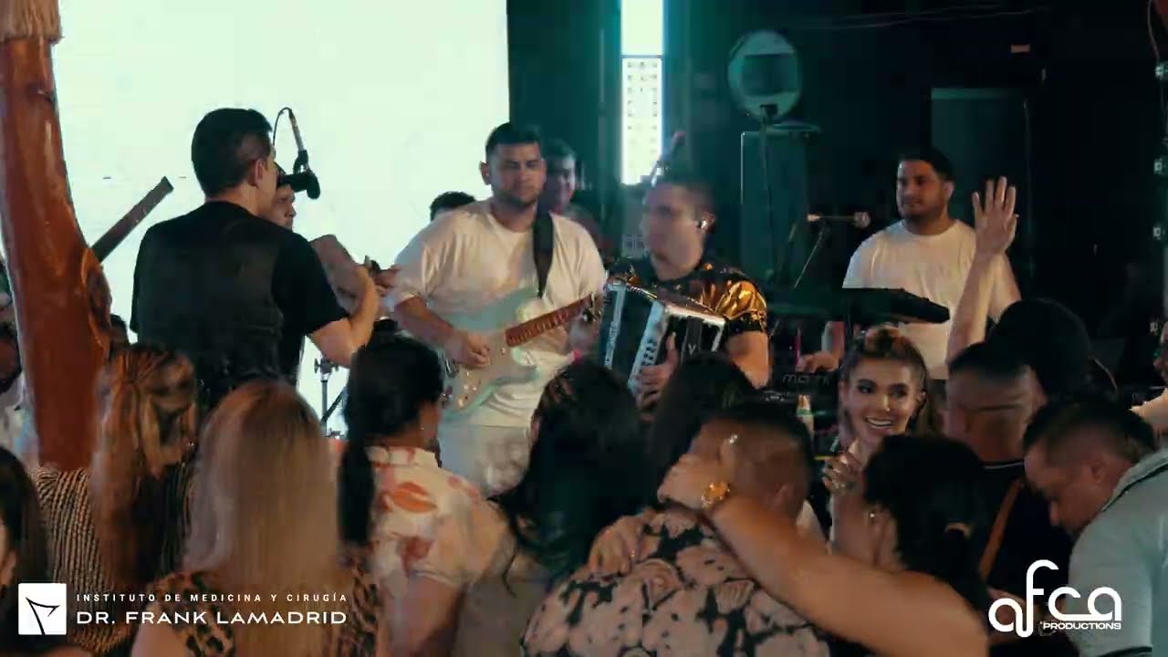 El Vivo Vive Del Bobo, MIX - Peter Manjarrez