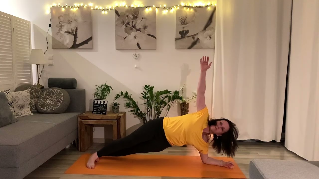 Yoga and pilates 🧘🏻‍♀️ gentle yoga flow, back psin relief, thighs, belly, arms.