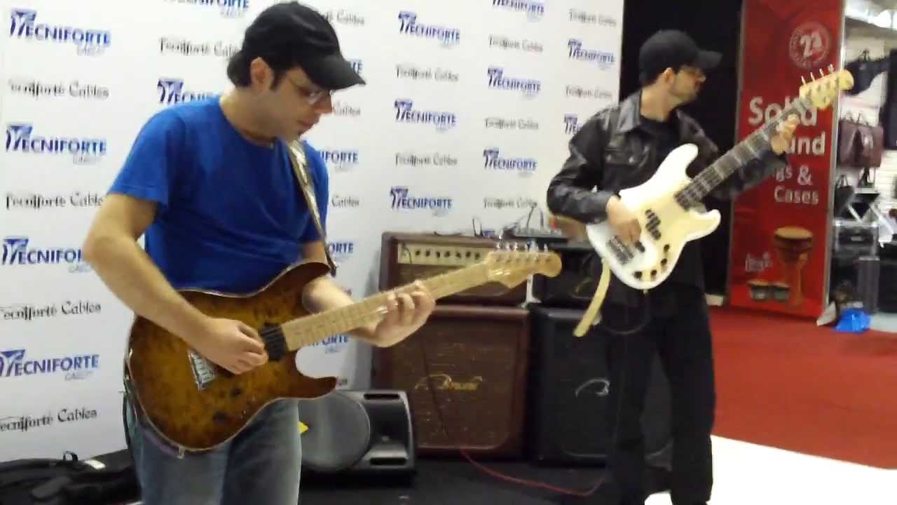 Mauricio Cailet no estande da Tecniforte na Expomusic 2013