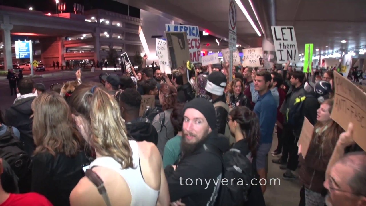 Highlights of LAXPD and LAPD showing protesters who is boss at LAX