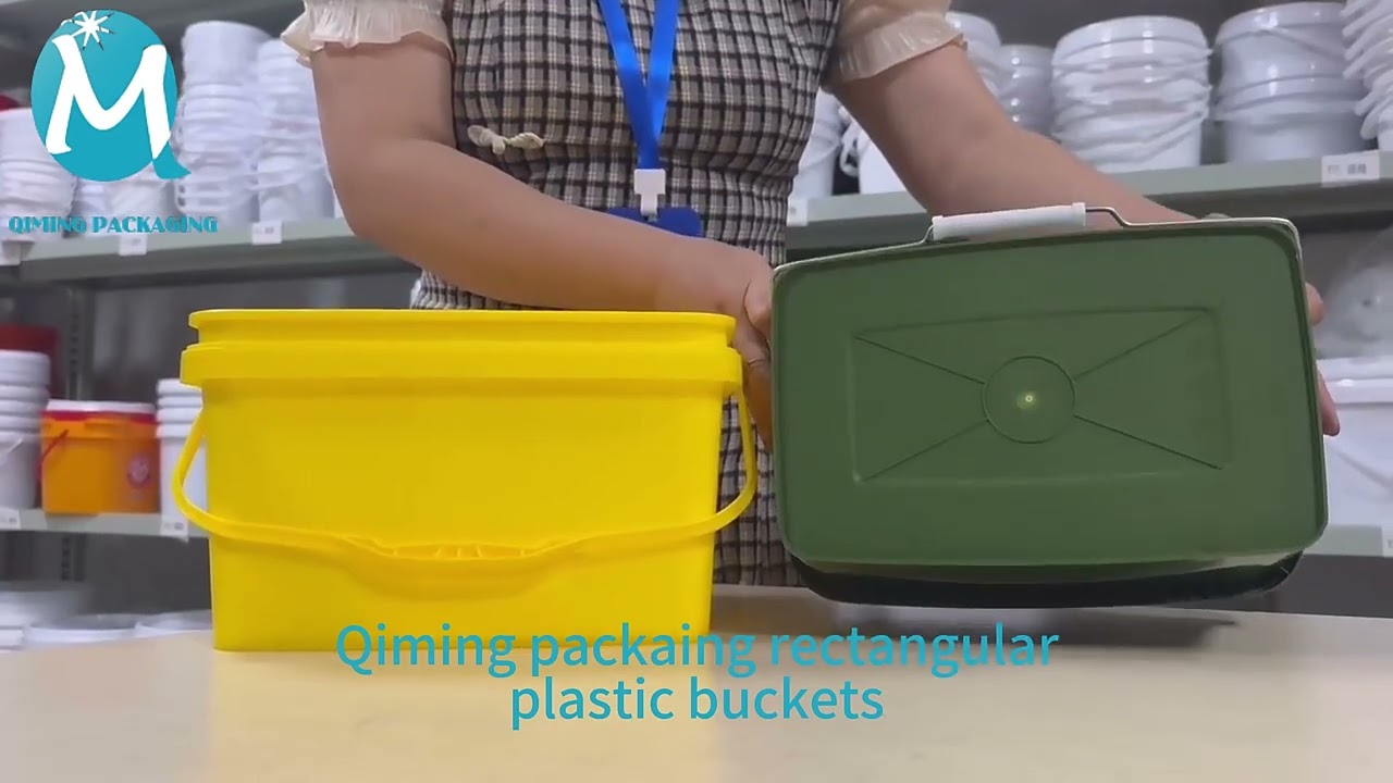 Plastic rectangular bucket