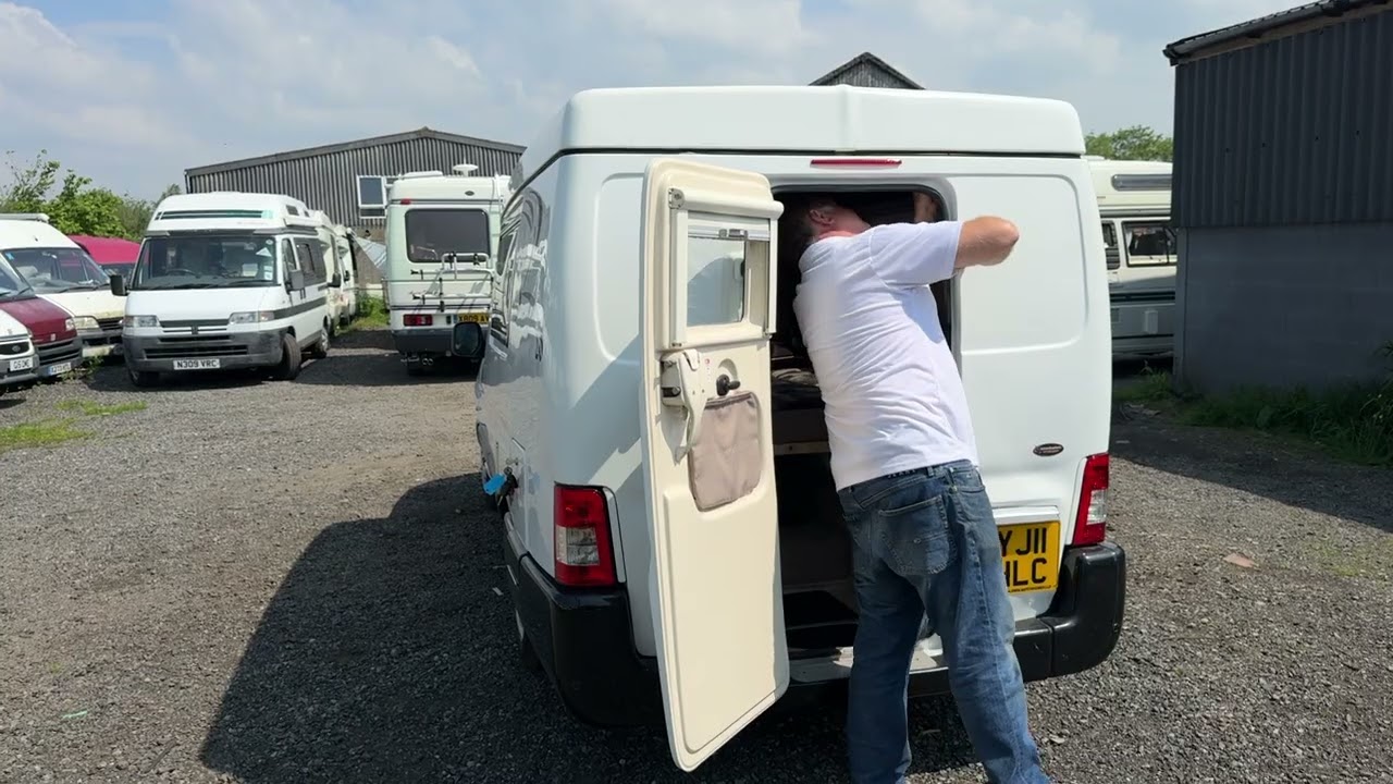 FOR Sale 2011 ROMAHOME PULLMAN R20 HYLO YJ11HLC