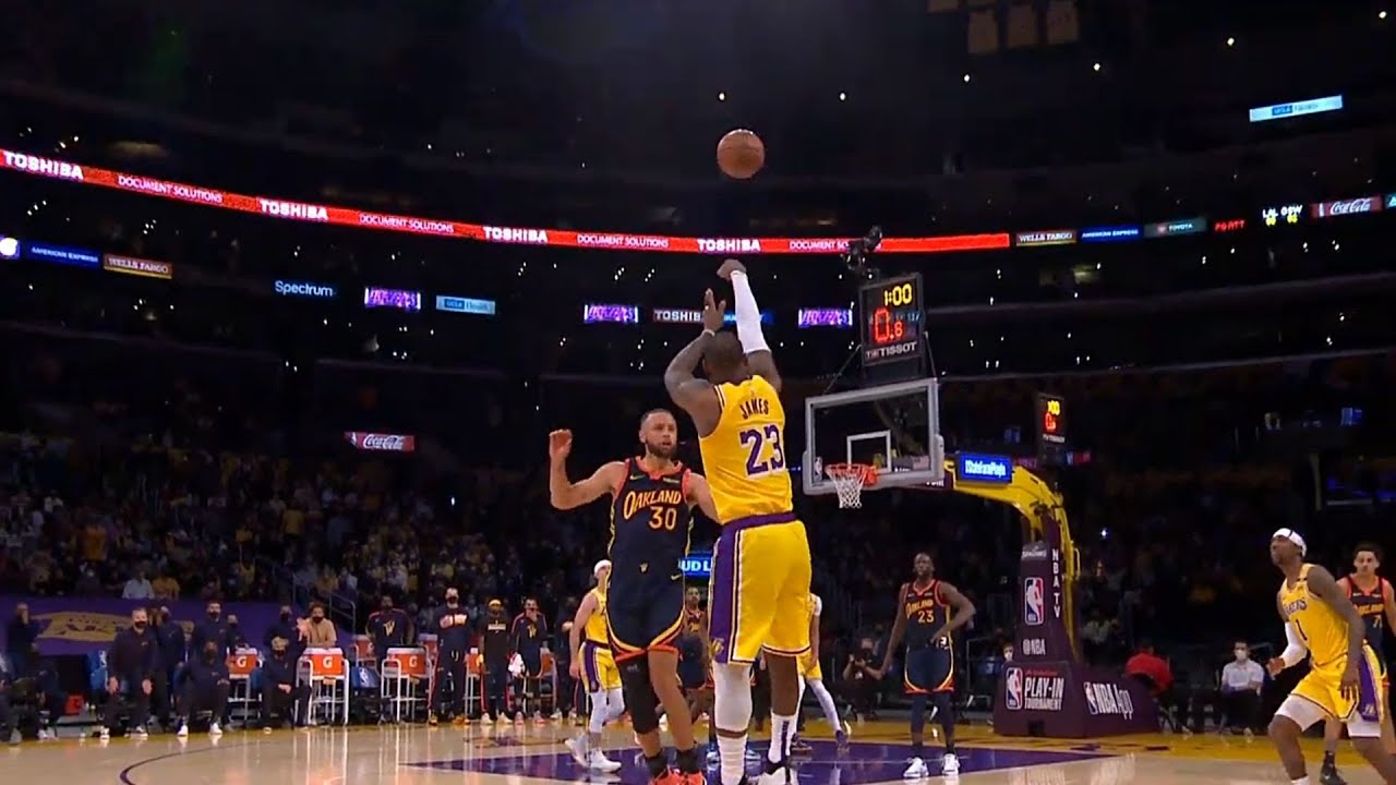 Lebron James hits CLUTCH 3 pointer from DEEP to beat the buzzer