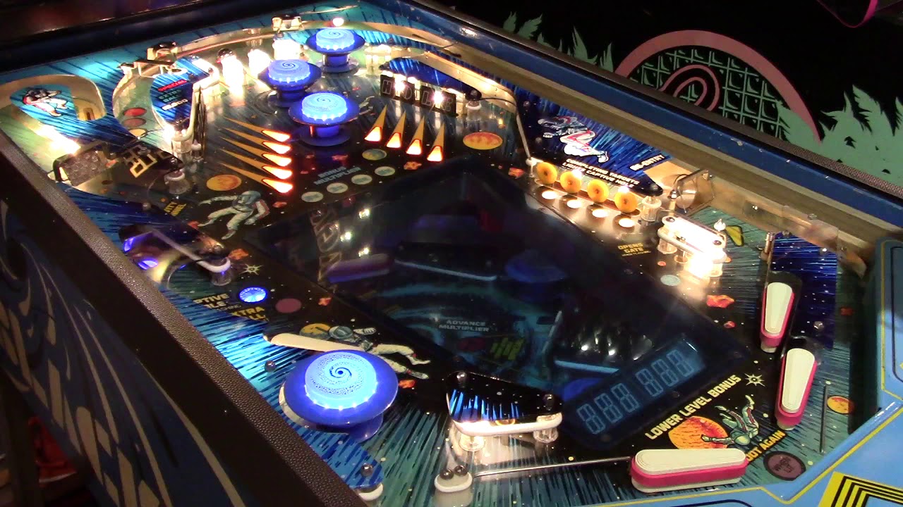 Gottlieb Black Hole Pinball Gameplay