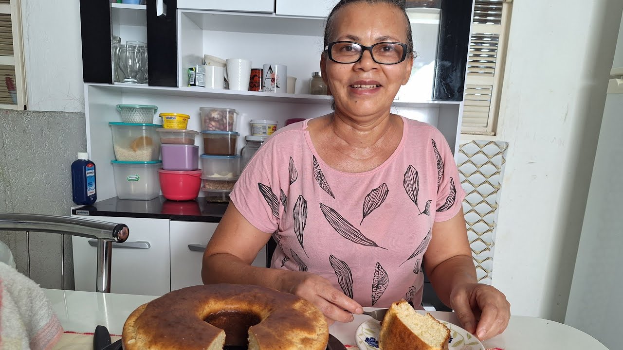 Strogonoff de frango + bolinho para o café da tarde.