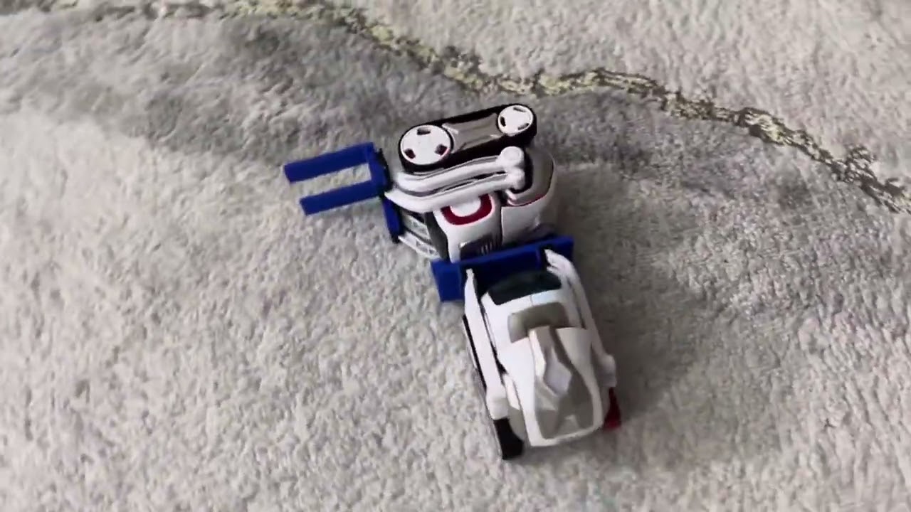 Cozmo vs. Brother: Who Wins the Showdown? 😱🔥