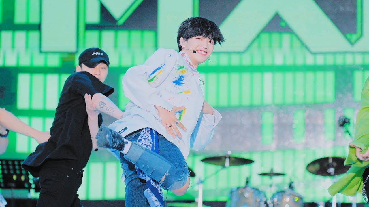 MXM 임영민( Lim YoungMin) Focus - I'm The One @180803 KIMA 부산 송도해수욕장 [4k Fancam/직캠]