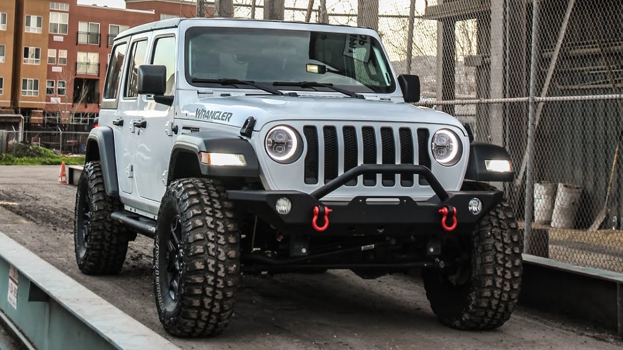 Jeep JL with 35s, 2.5 skyjacker lift and much much more!!