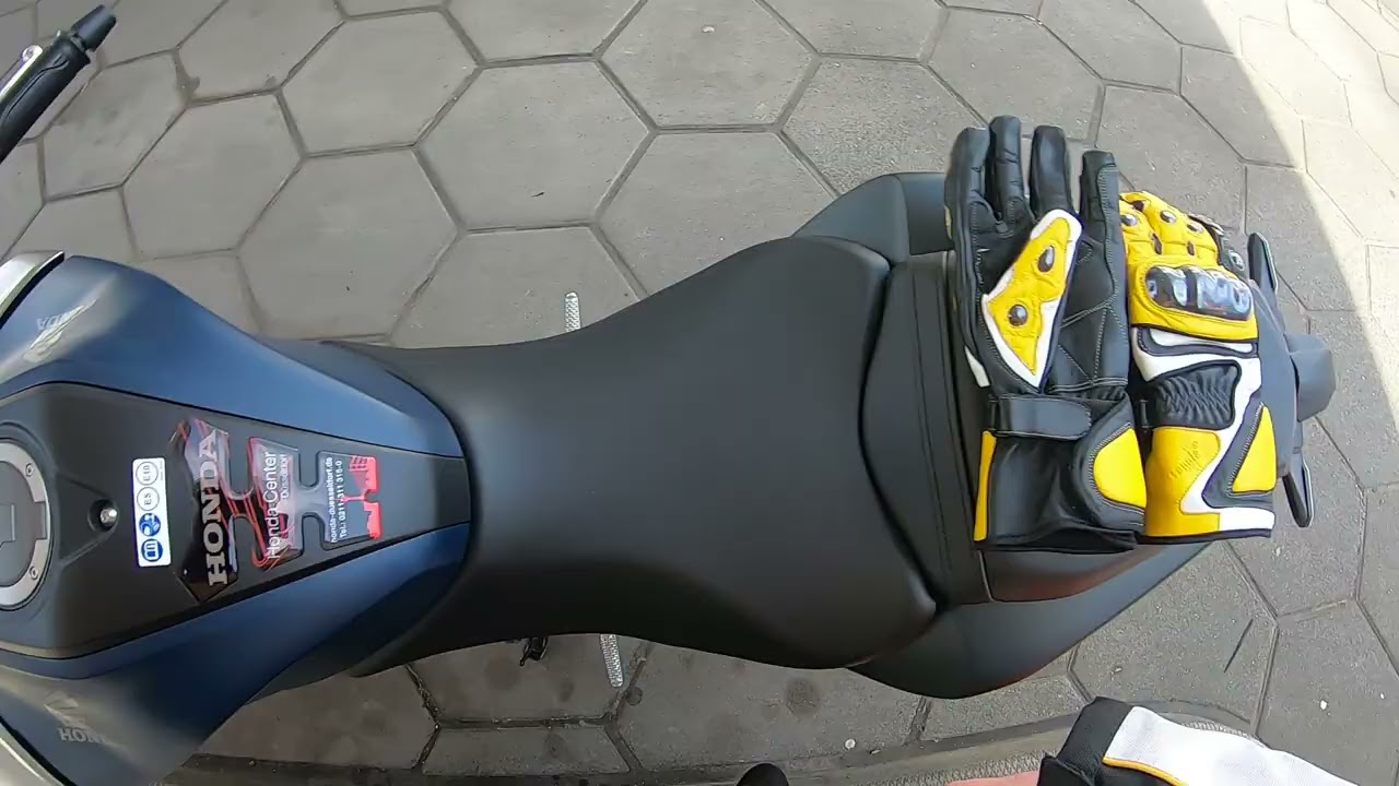 Honda CB125R 2021 Tanken ein Versuch :-D