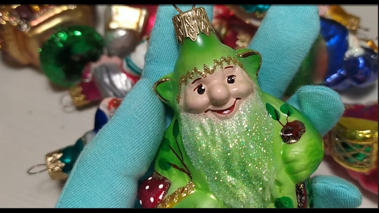 31. Елочные игрушки из серии 