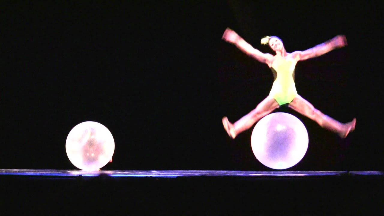 MOMIX reMIX in Crete | Moon Beams