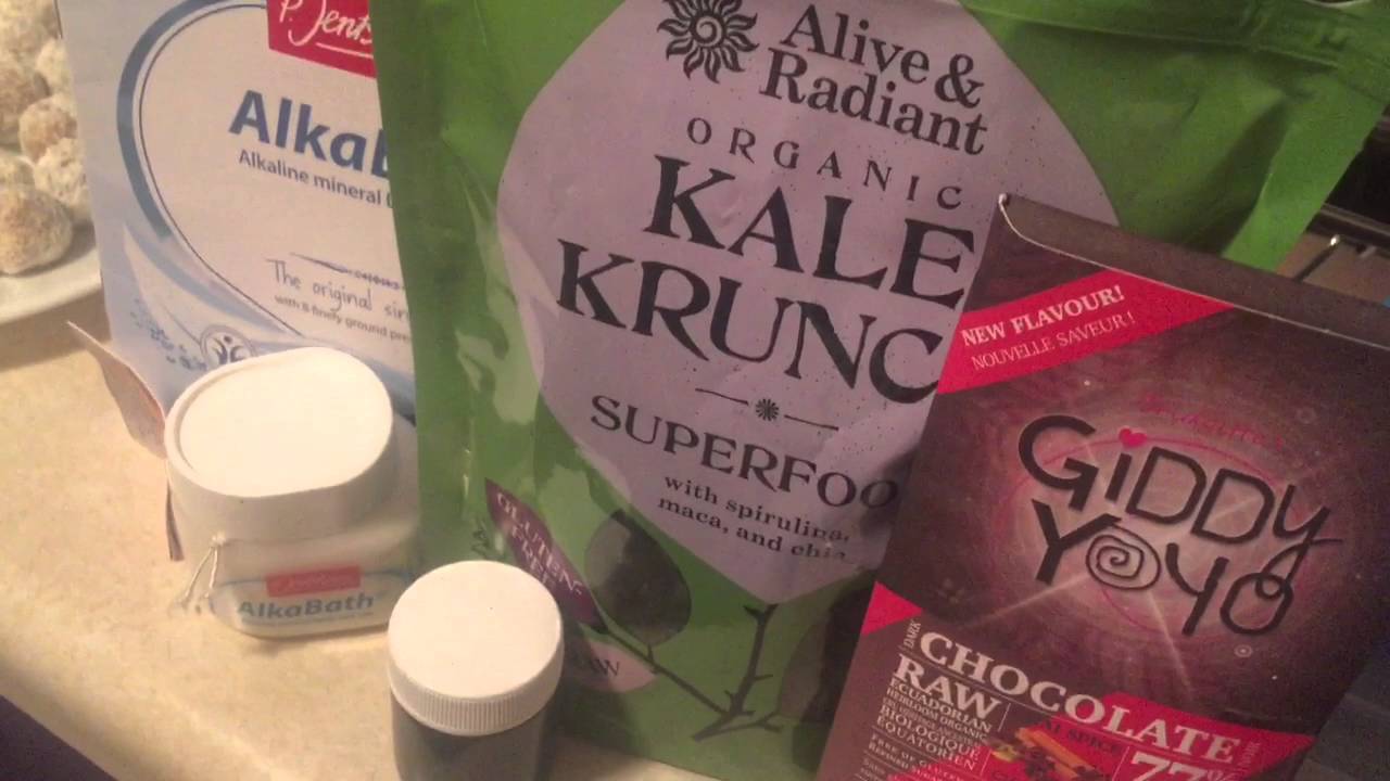 VLOG: MERRY CHRISTMAS + Raw Vegan Snowballs