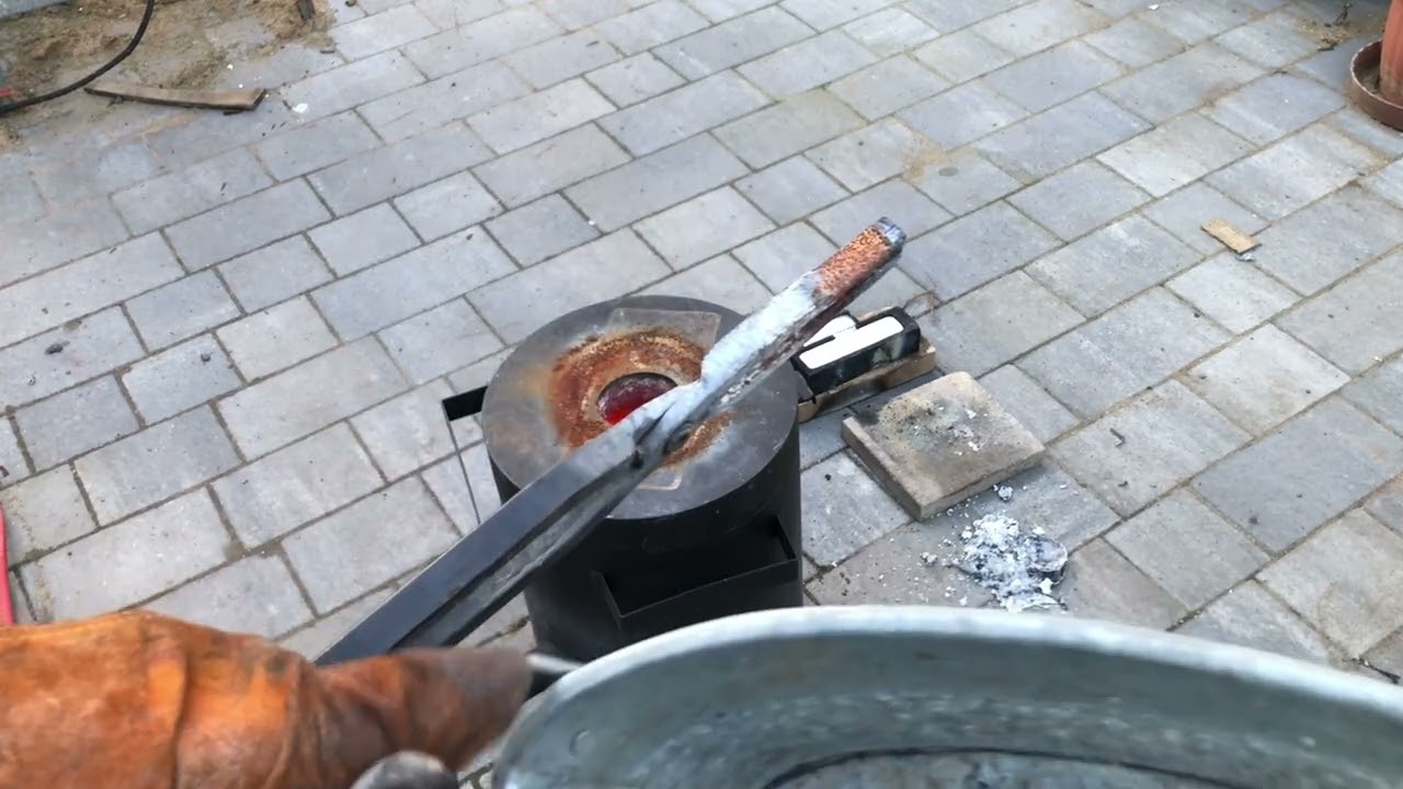 Alu ötvözet formába öntése,előkészület szobor készítéshez.