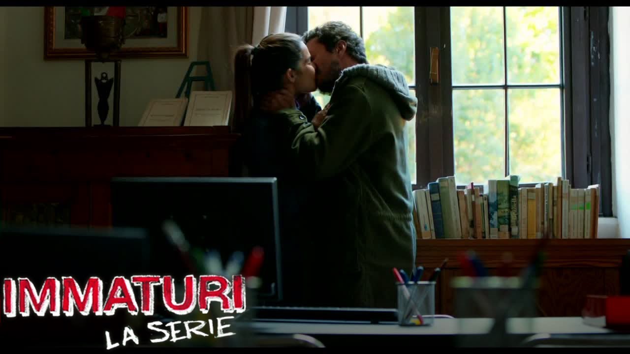 Immaturi, la serie - Un bacio rubato