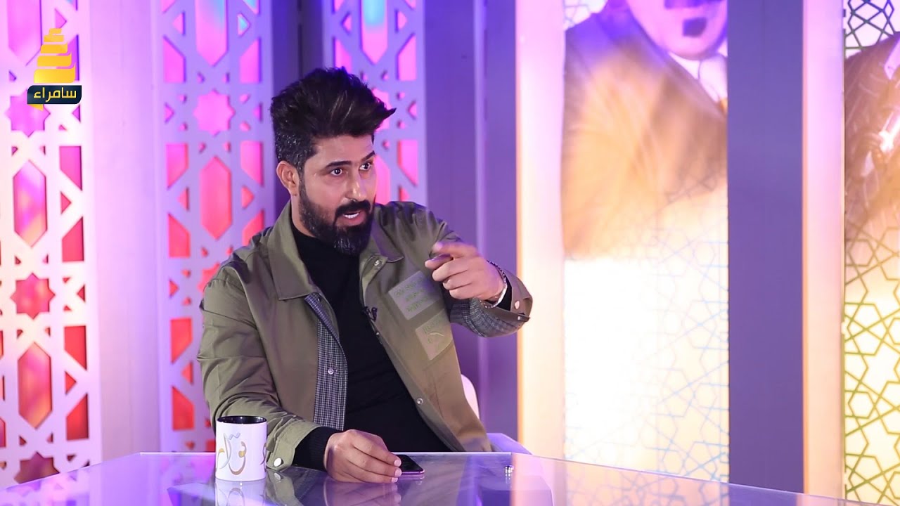 بعد ان كان يرفض هذا الشيء.. المنشد أحمد الساعدي يقول عادي اخذ صورة مع معجبة سافرة