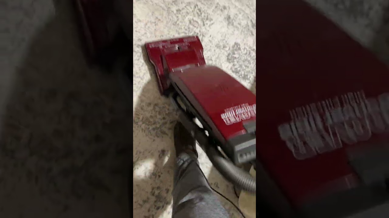 Hoover convertible elite Natural vacuuming ￼
