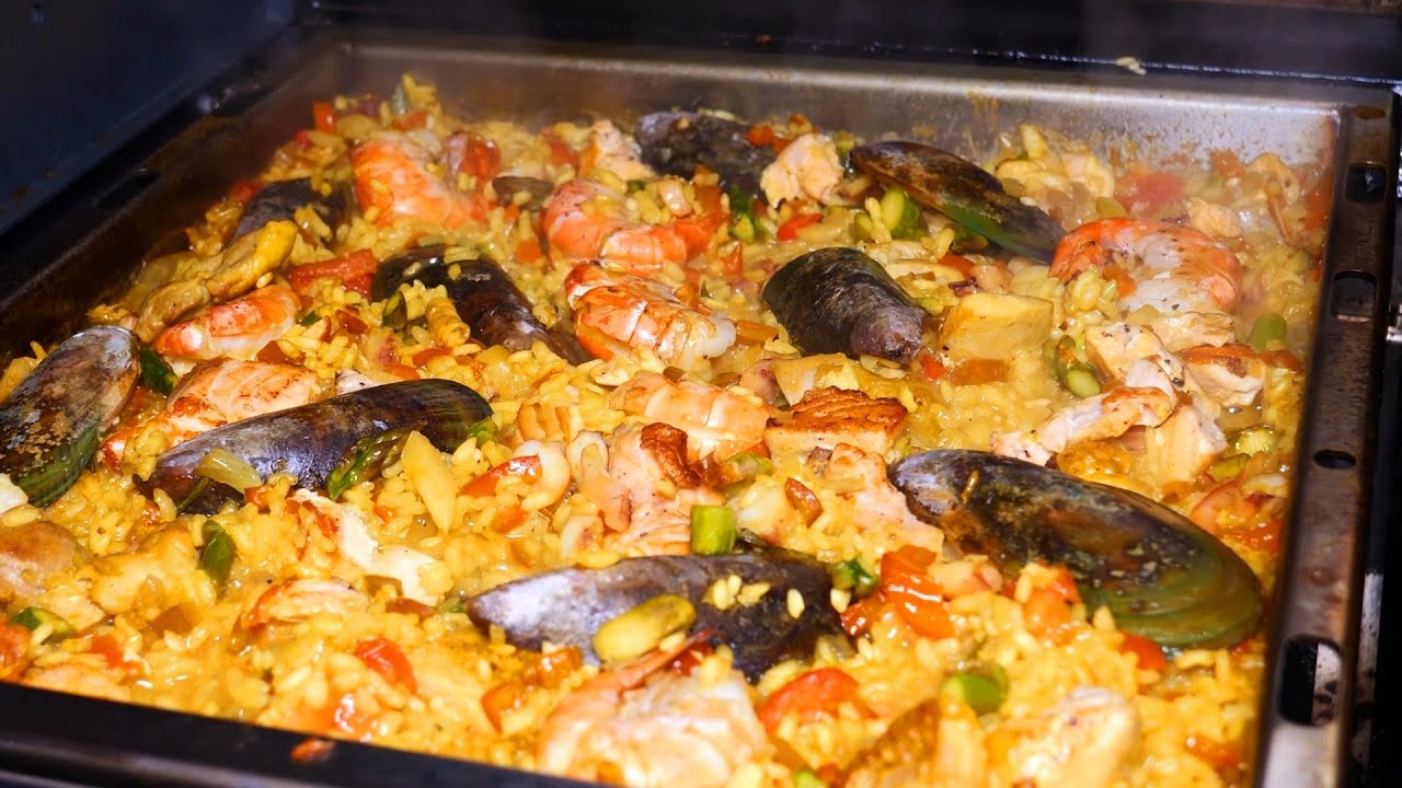 Lecker & Schnell Paella von Santos s 318 Grill Plancha.  Paella vom Gasgrill