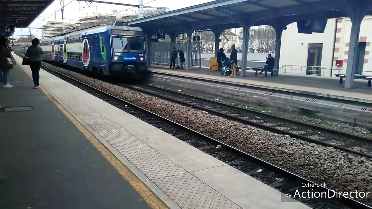 RER D : Passage du Z20500 en Gare de Maisons-Alfort - Alfortville.