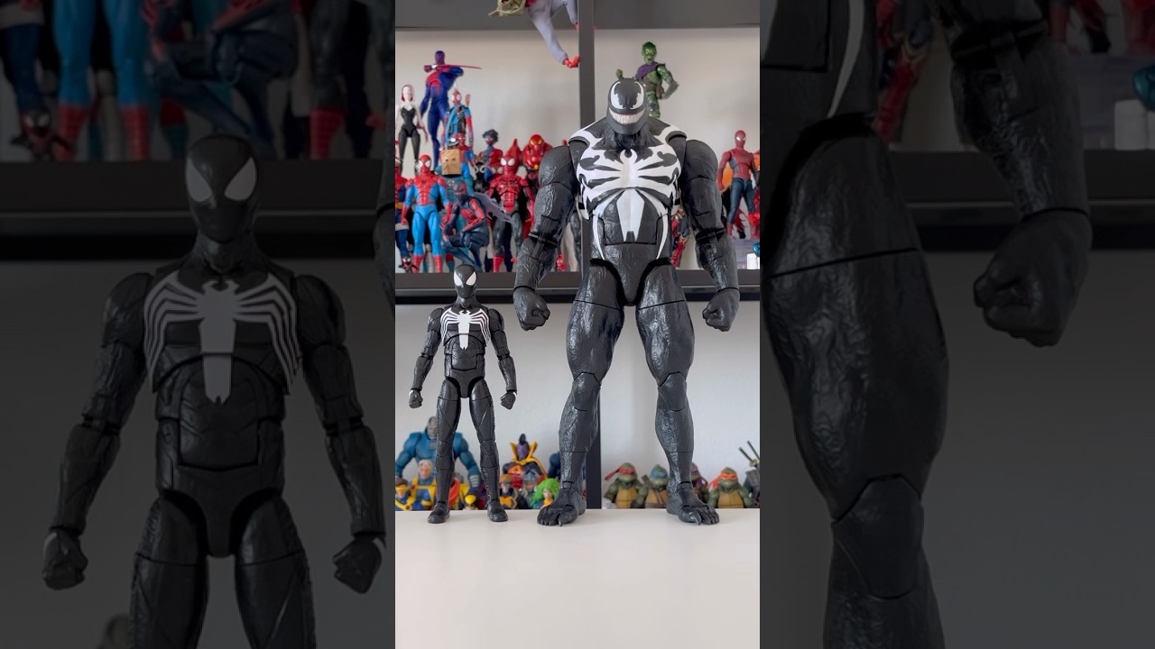 Сравнение размеров Человека-паука-симбиота PS5 #фигурки #spiderman #marvellegends #размер #ps5