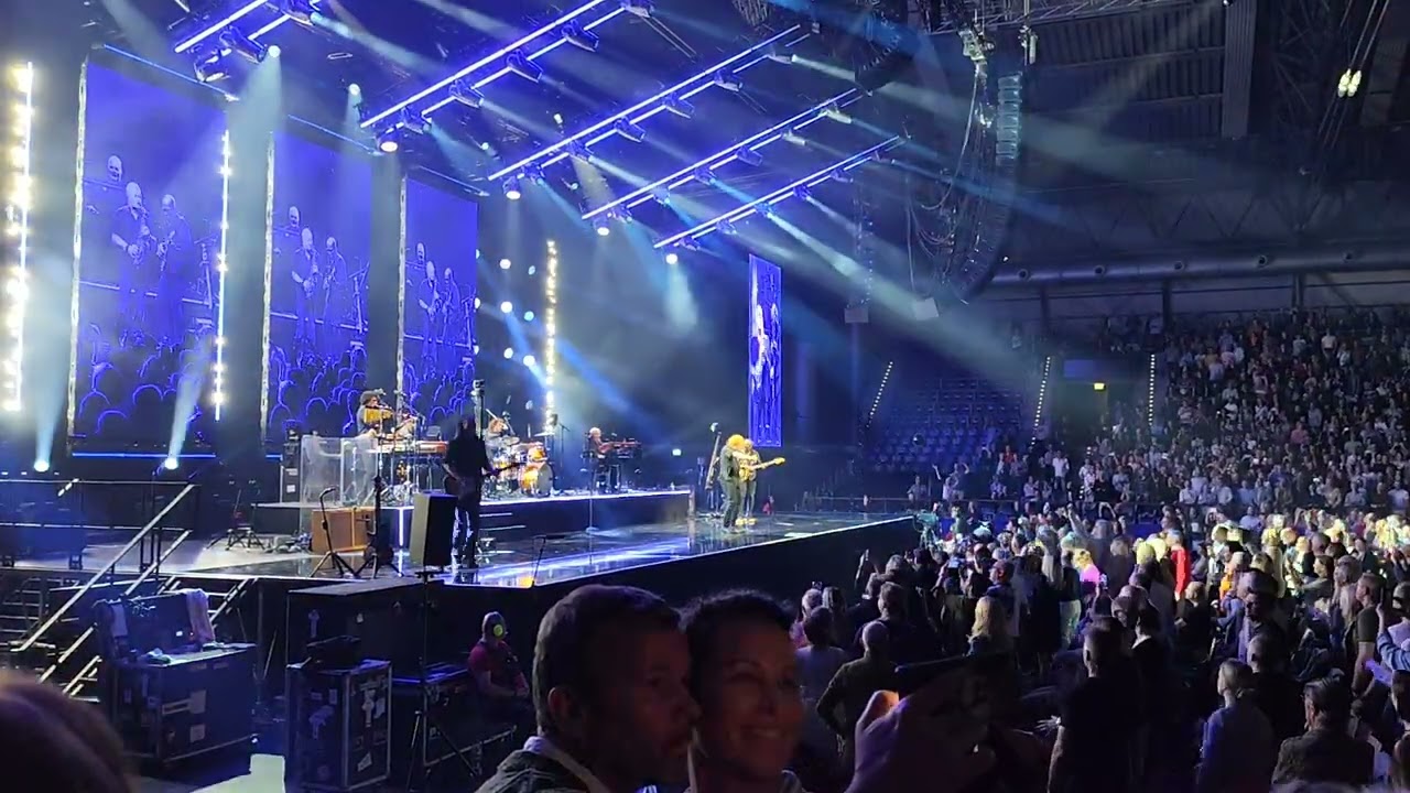 Simply Red - Something got me started - Concert in Leipzig Quarterback Immobilien ARENA - 2025.10.18