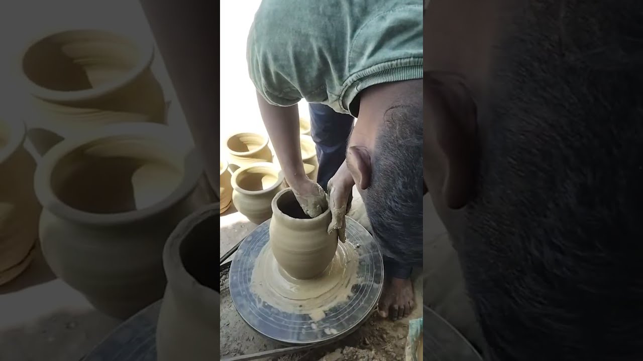 देखिए कैसे बनते हैं मिट्टी से बर्तन O.p. creater लाइव है!